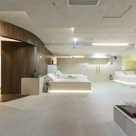 Marriott Hotel 5*